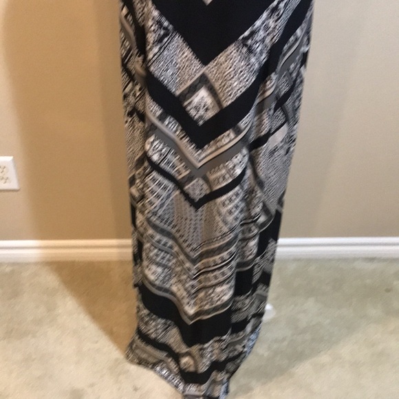 Sandra Darren Black/Gray Chevron Design Sequin Mesh Neckline Maxi Dress-16 - Picture 6 of 12